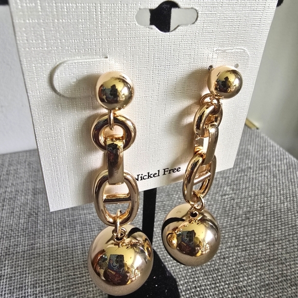 Versona Gold Link Ball Dangle Drop Earrings - Picture 2 of 2